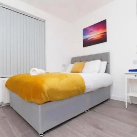Bayswater With Free Parking Leeds