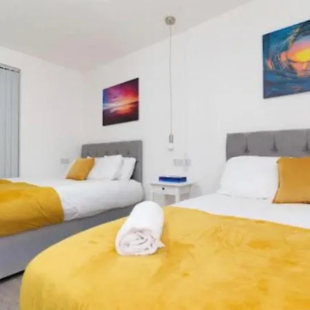 Bayswater With Free Parking Leeds (West Yorkshire)
